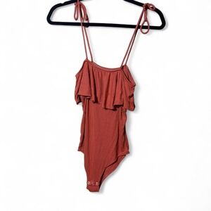 Mudd Terracotta Cold Shouldered Bodysuit Size Small